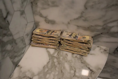 Ultra Realistic Movie Prop Money - 100 Dollar Bills 10 Bands