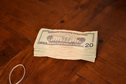Ultra Realistic Movie Prop Money - 20 Dollar Bills - 2 Bands
